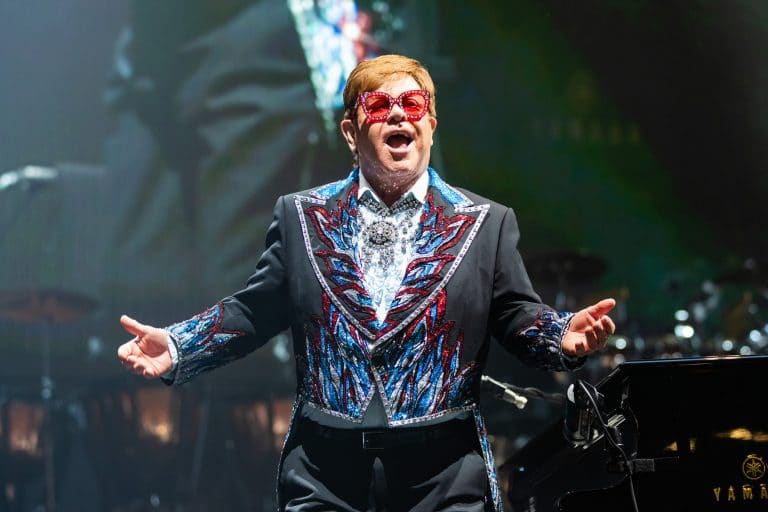 Elton John Celebrates 30 Years of Sobriety