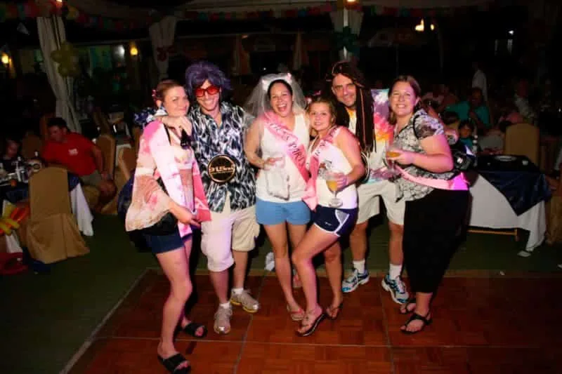 Phuket Radio play Laguna Retro Party