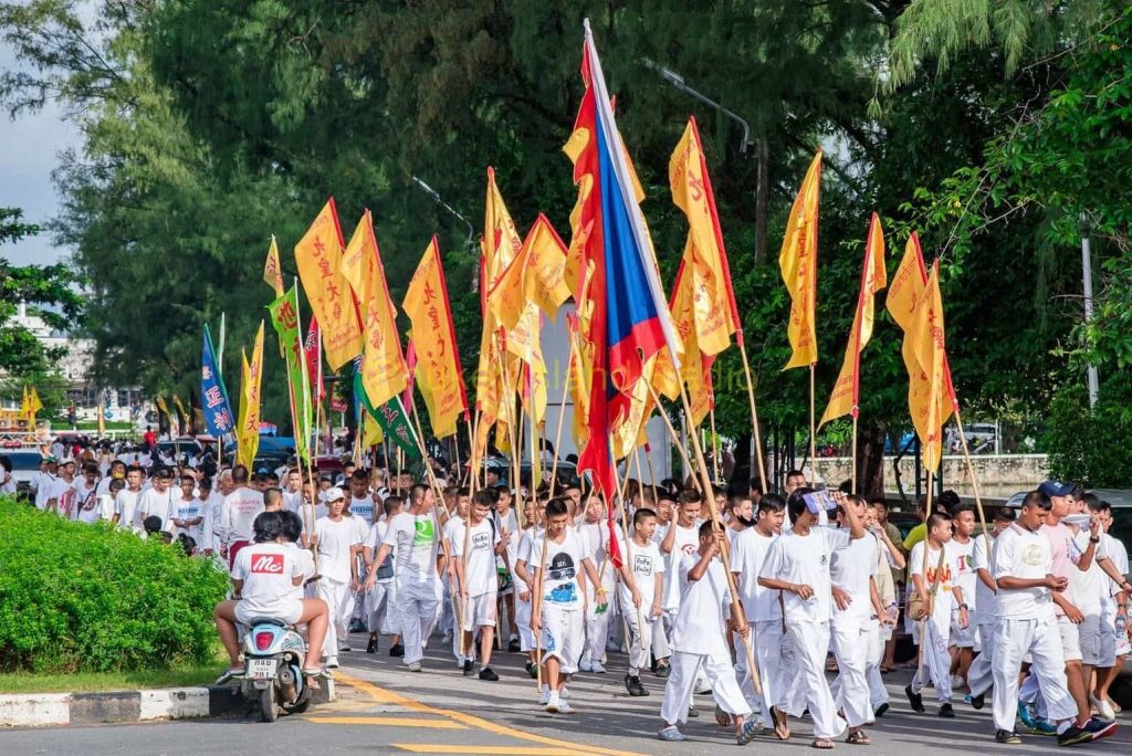 Tuesday Samkong to Saphan Hin parade.